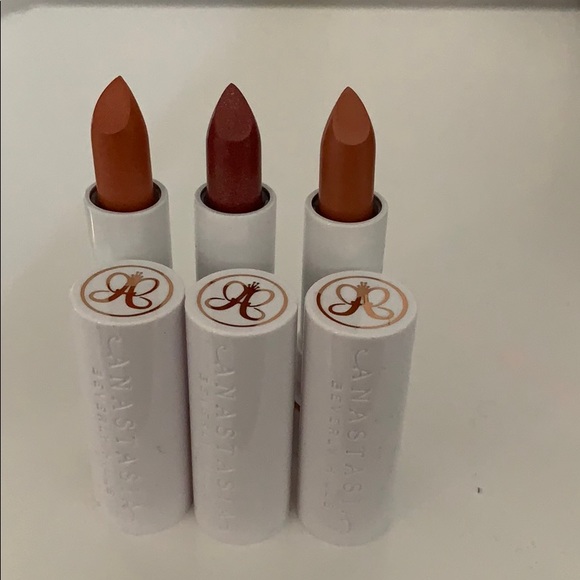 ⭐️HOST PICKED⭐️ Set of 3 mini lipsticks - Picture 3 of 5